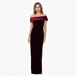 Xscape NWOT Ruched Velvet Lori Off The Shoulder Burgundy Dress Gown Size 4